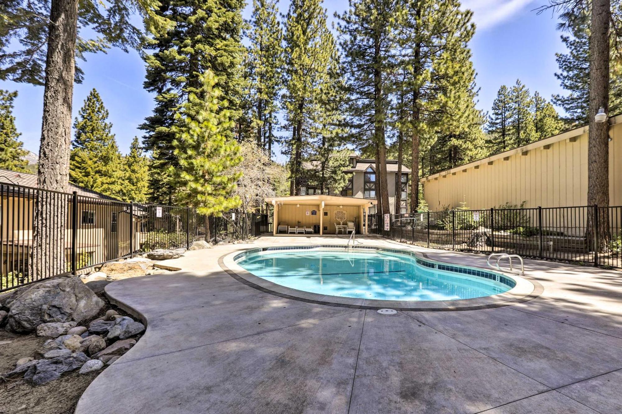 Incline Village Condo With Deck 1 Mi To Lake Tahoe ภายนอก รูปภาพ