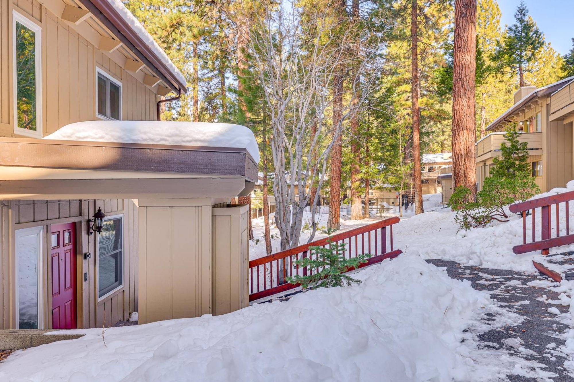 Incline Village Condo With Deck 1 Mi To Lake Tahoe ภายนอก รูปภาพ