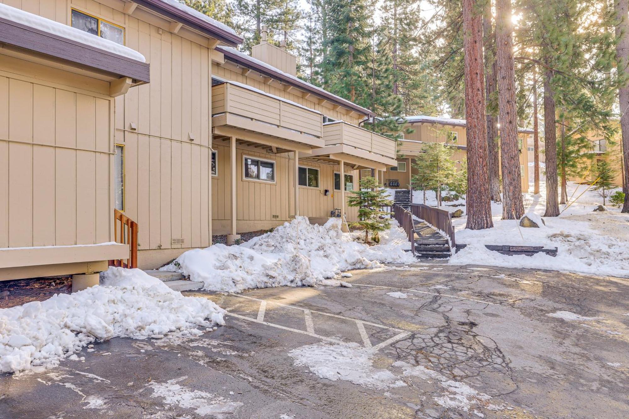 Incline Village Condo With Deck 1 Mi To Lake Tahoe ภายนอก รูปภาพ